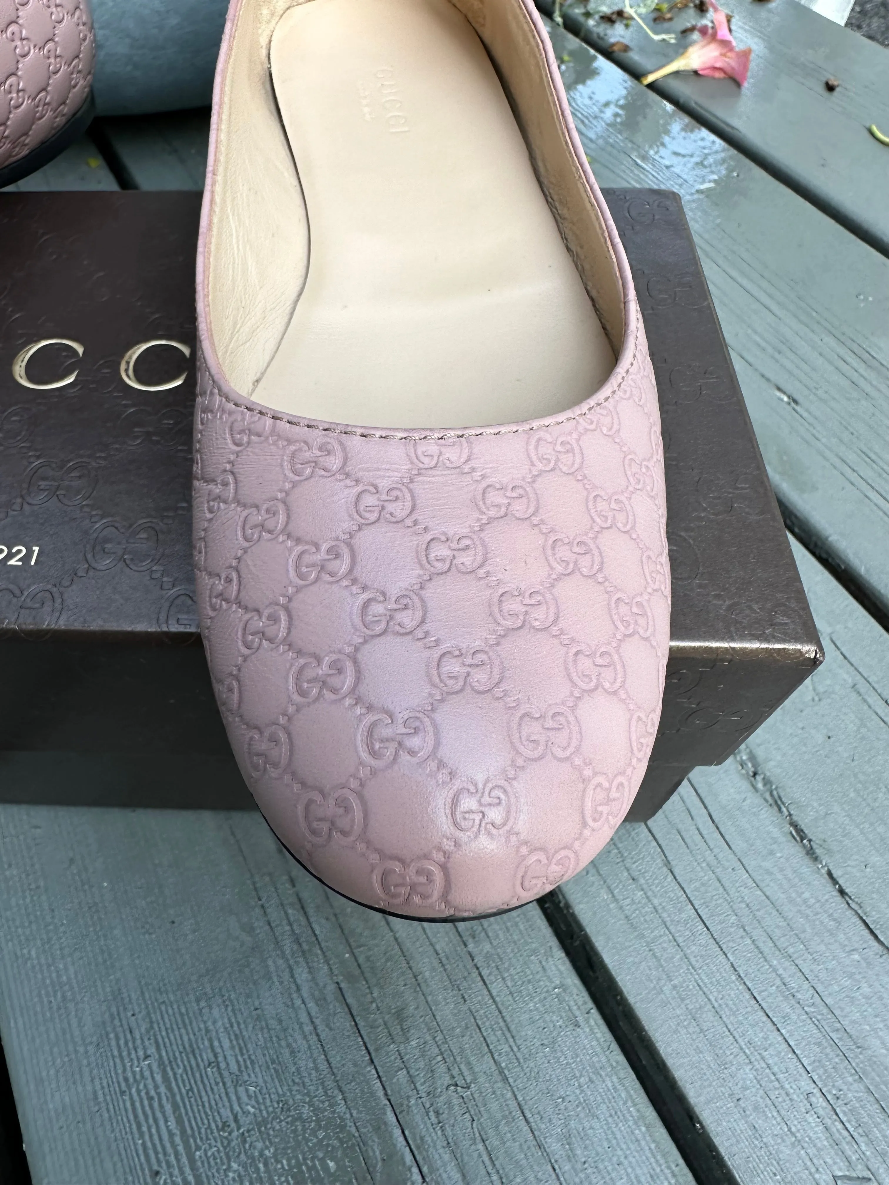 GUCCI Micro Guccissima Leather Ballet Flats