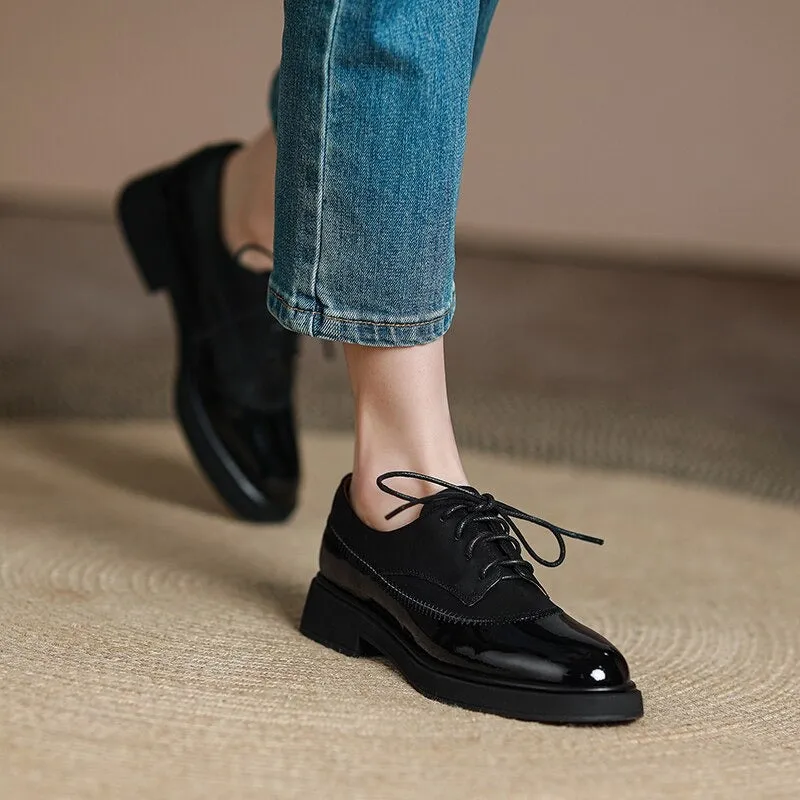 Leisure Vintage-inspired Vegan Leather Lace-Up Wingtip Oxford Shoes